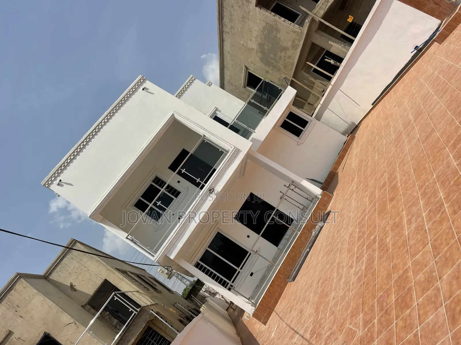 5bdrm House in Pokuase Acp for sale