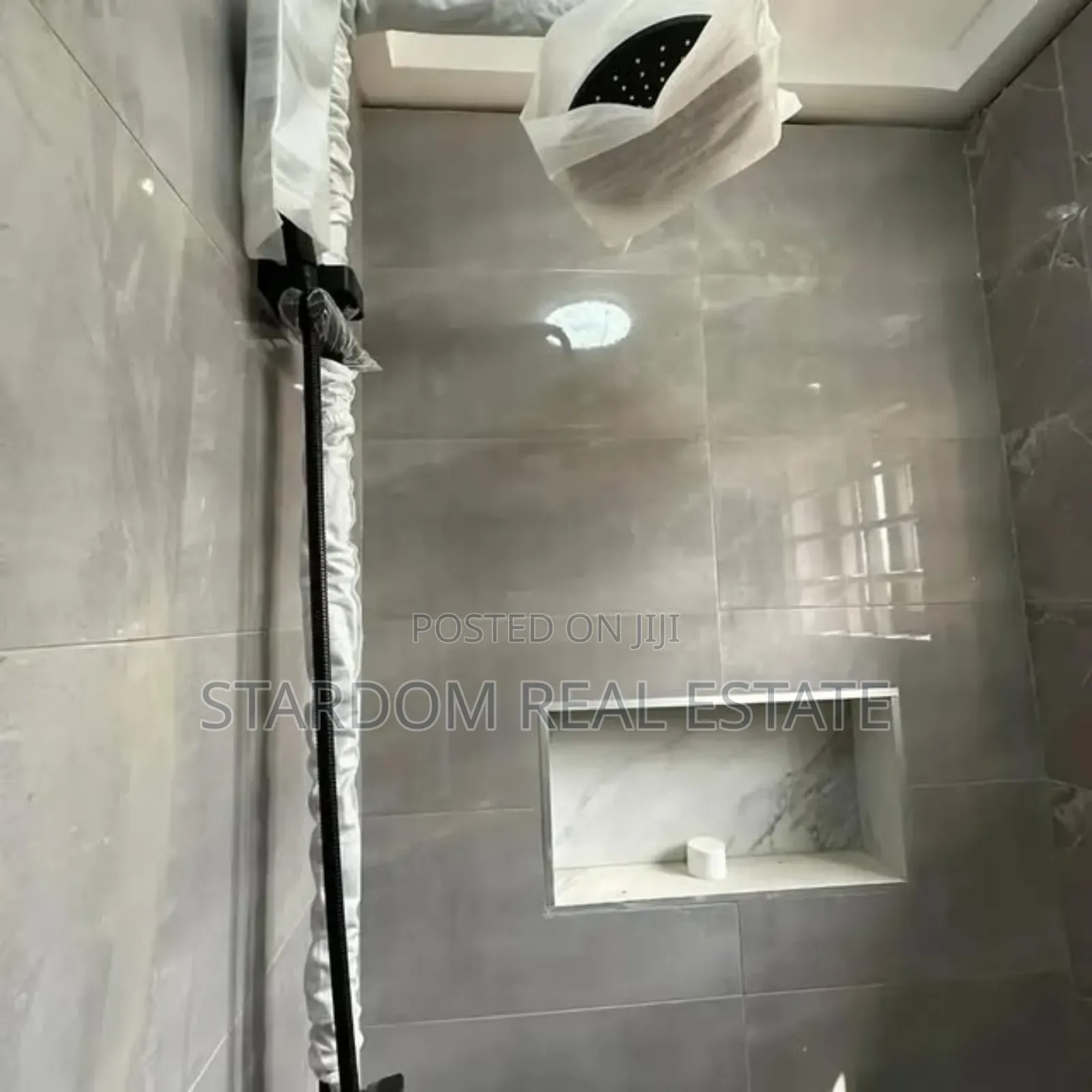 4bdrm Duplex in Com18, Spintex for sale