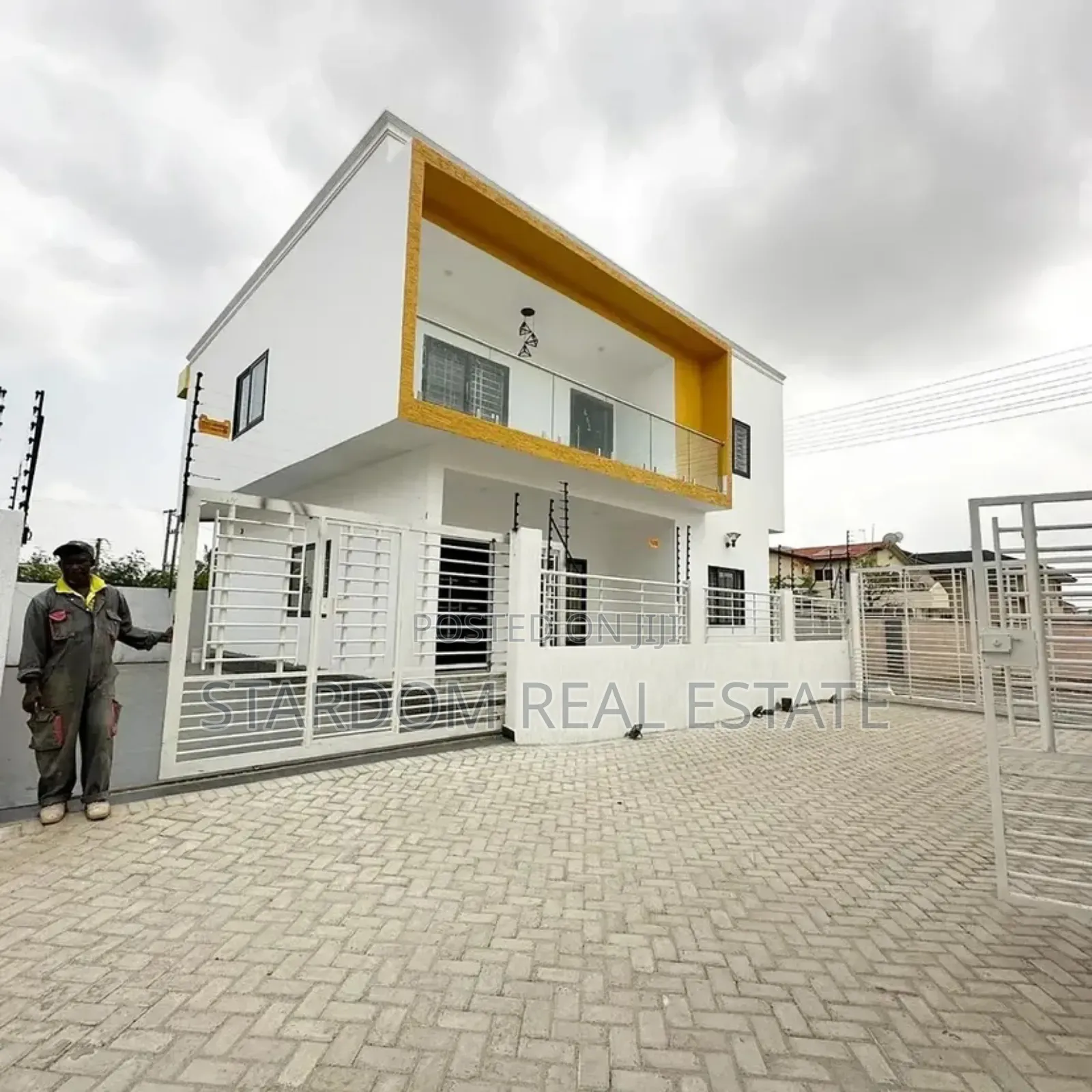 4bdrm Duplex in Com18, Spintex for sale