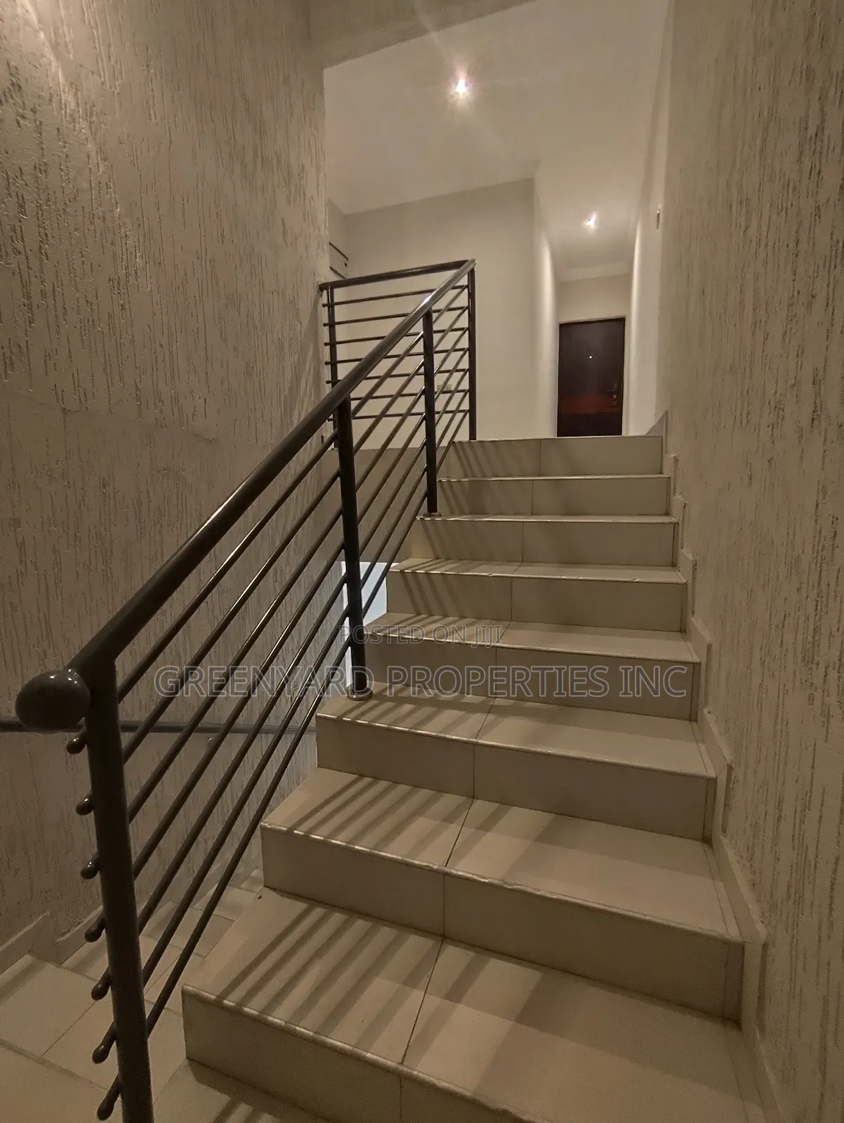 2bdrm Townhouse / Terrace in Adjiringanor, East Legon for rent