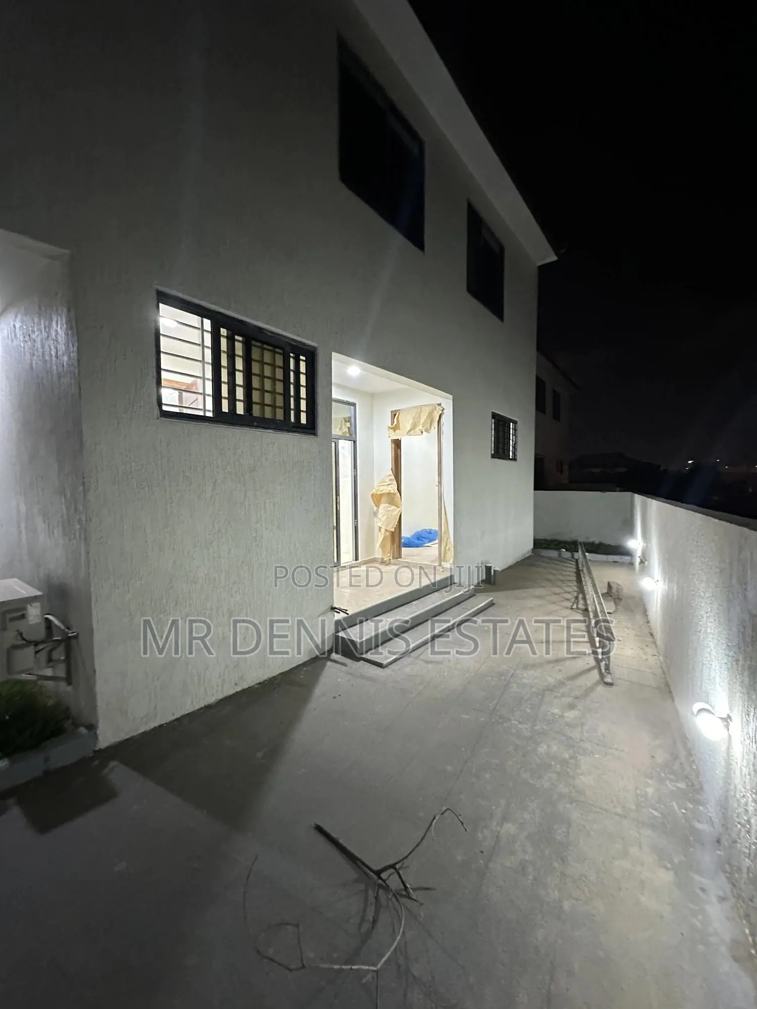 5bdrm House in Mr Dennis Estates, West Hills Mall Area for sale
