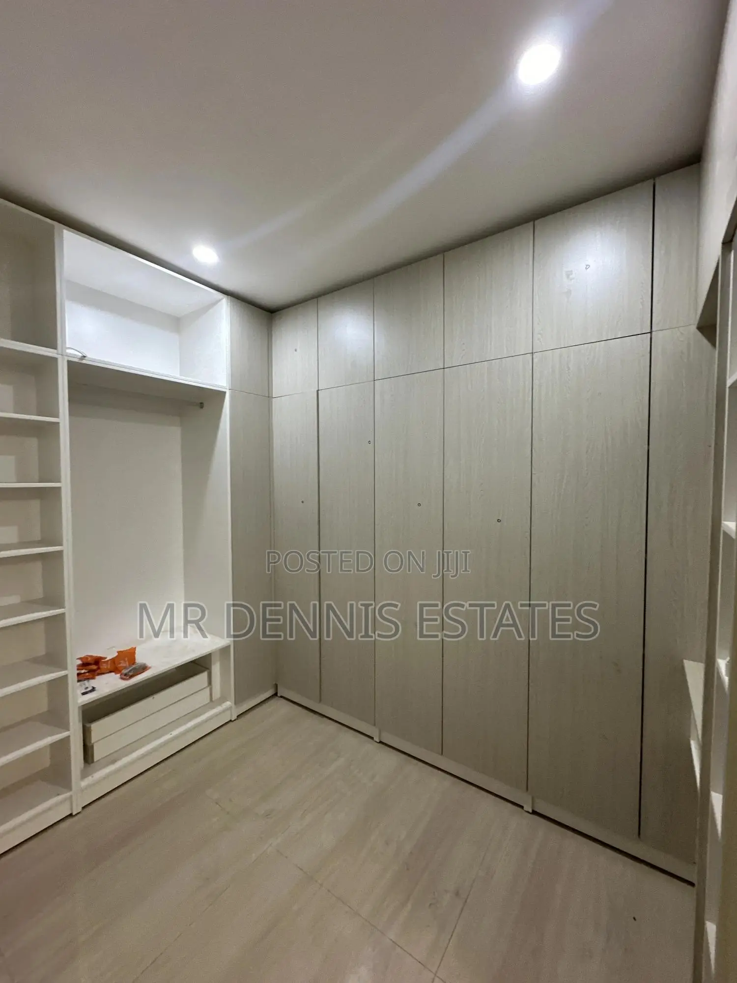 5bdrm House in Mr Dennis Estates, West Hills Mall Area for sale