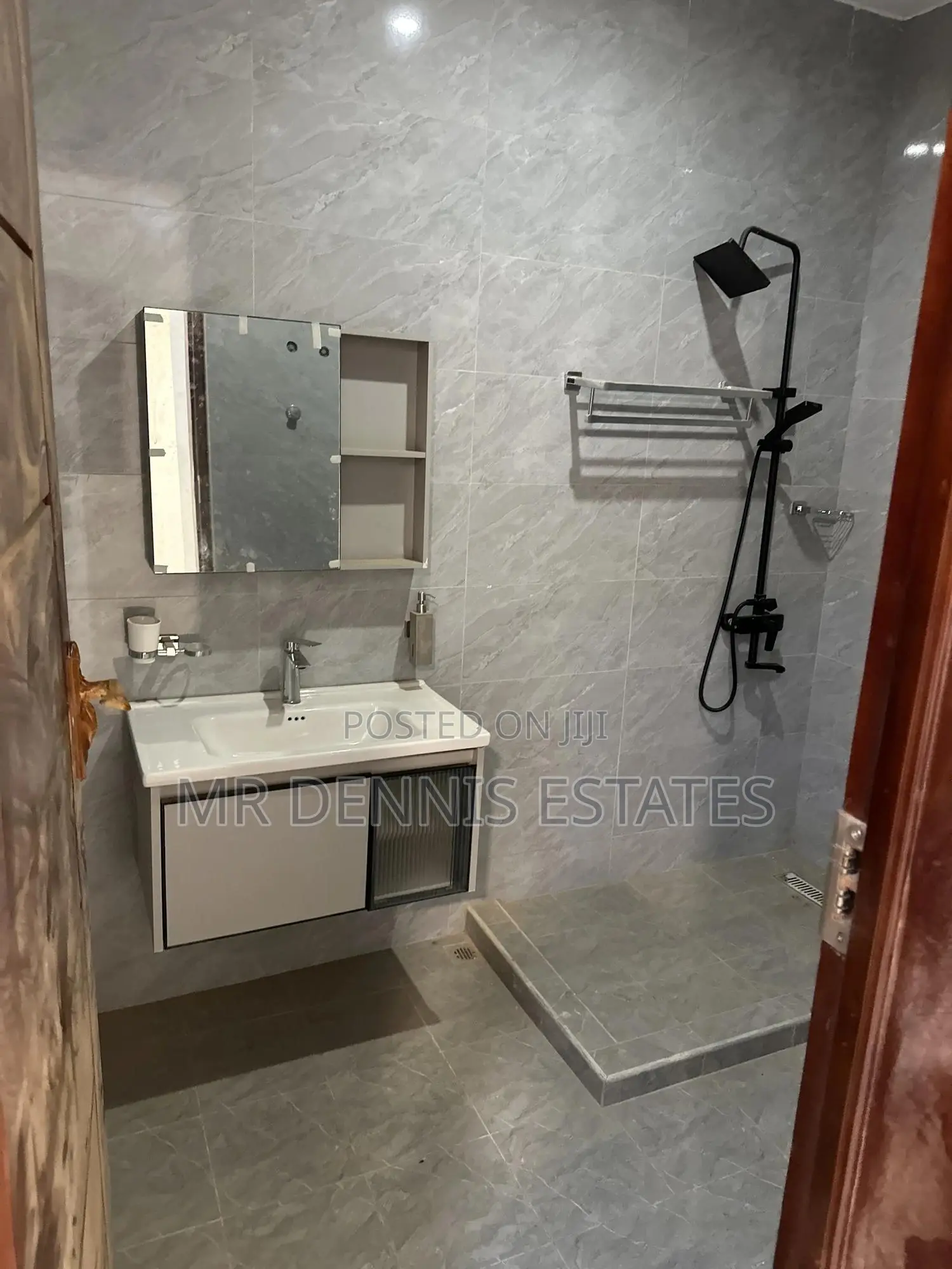 5bdrm House in Mr Dennis Estates, West Hills Mall Area for sale