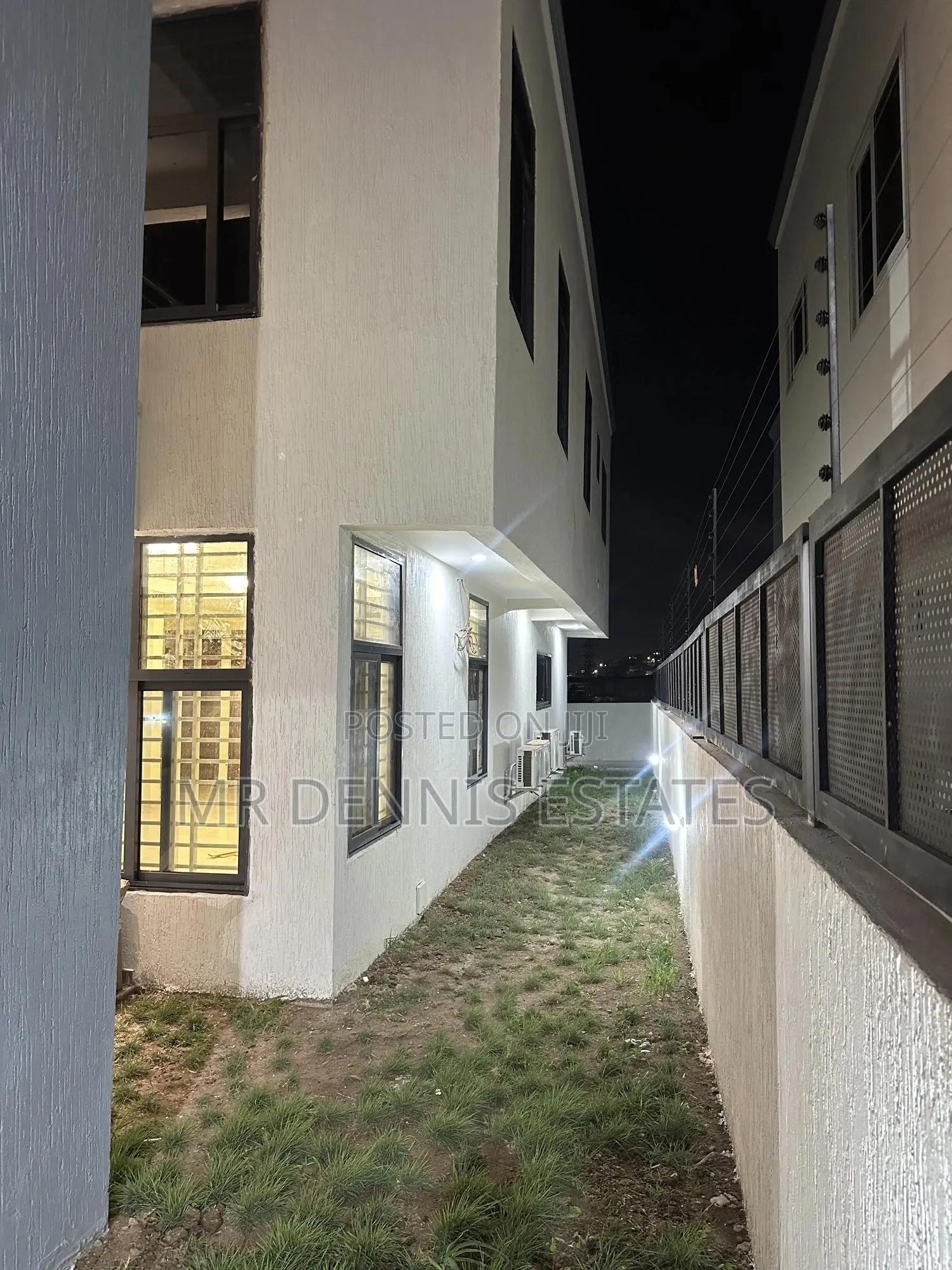 5bdrm House in Mr Dennis Estates, West Hills Mall Area for sale