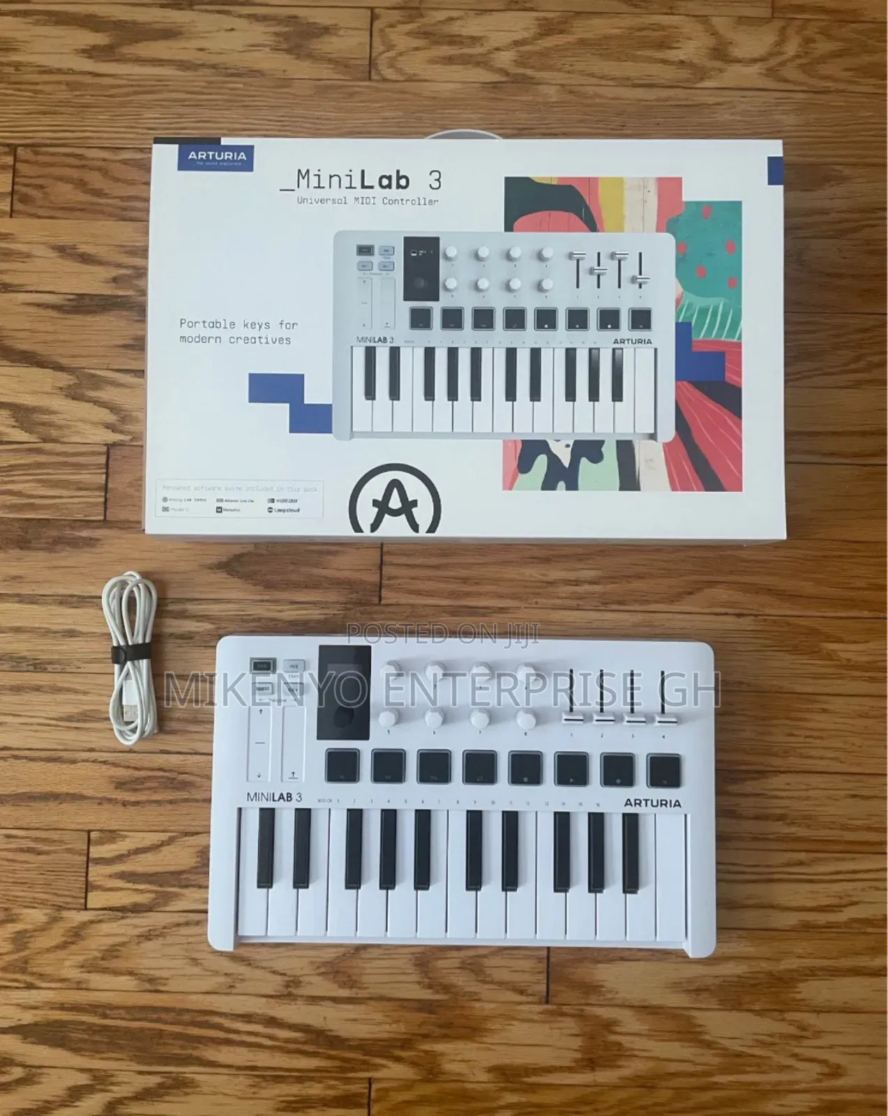 Arturia Minilab 3 Compact Midi Keyboard and Pad Controller