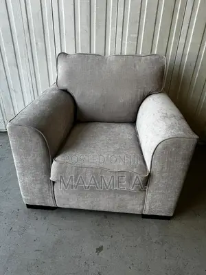 Single Seater Sofa With Pillow