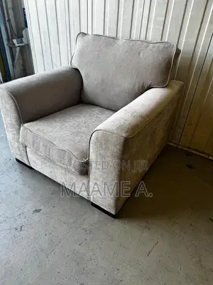 Single Seater Sofa With Pillow