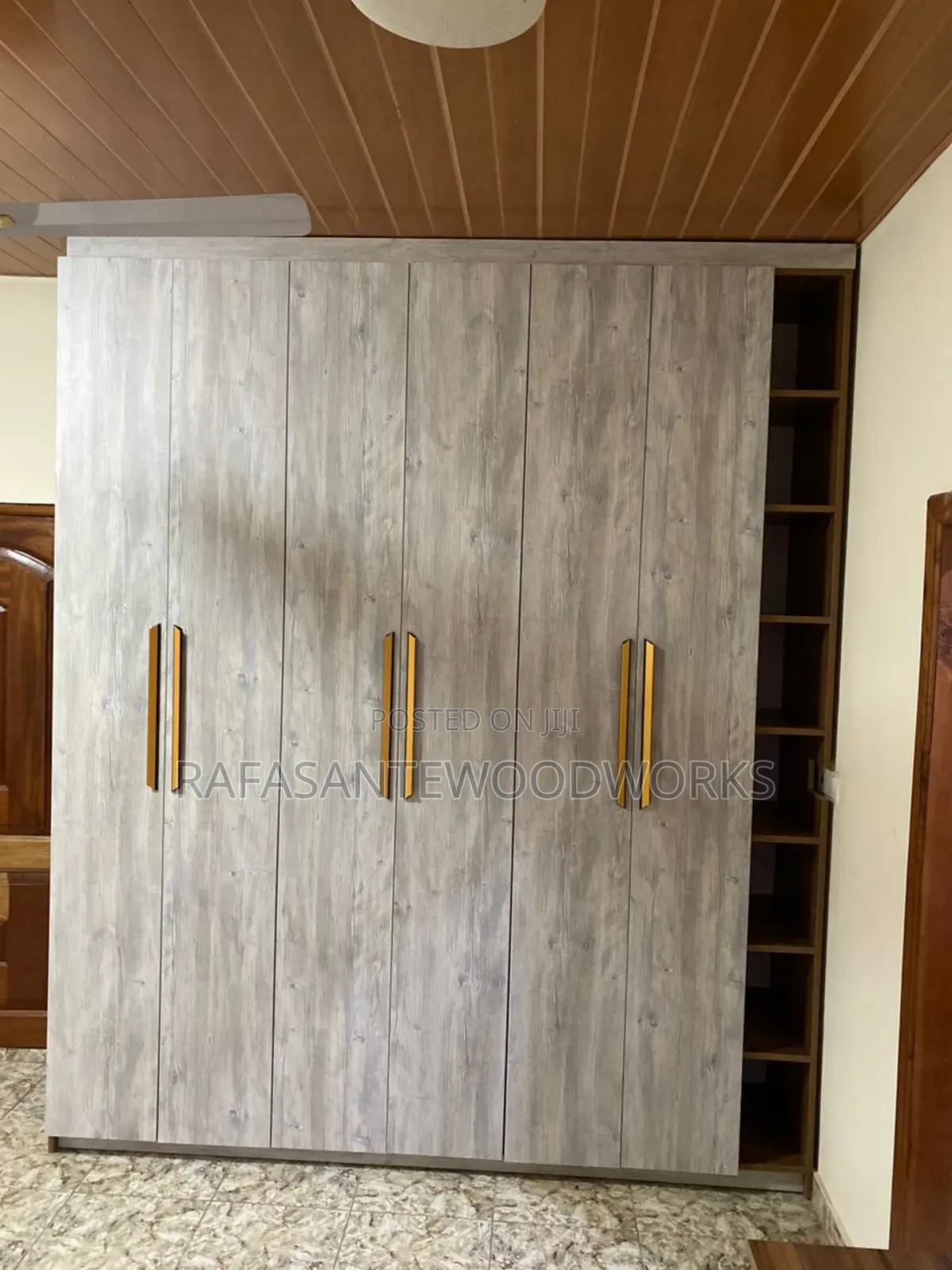 Rafasantewoodworks Wardrobes MDF or Laminated Plywood