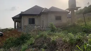 3bdrm House in Cullandsghana, Obuasi Municipal for sale