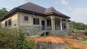 3bdrm House in Cullandsghana, Obuasi Municipal for sale