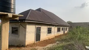 3bdrm House in Cullandsghana, Obuasi Municipal for sale