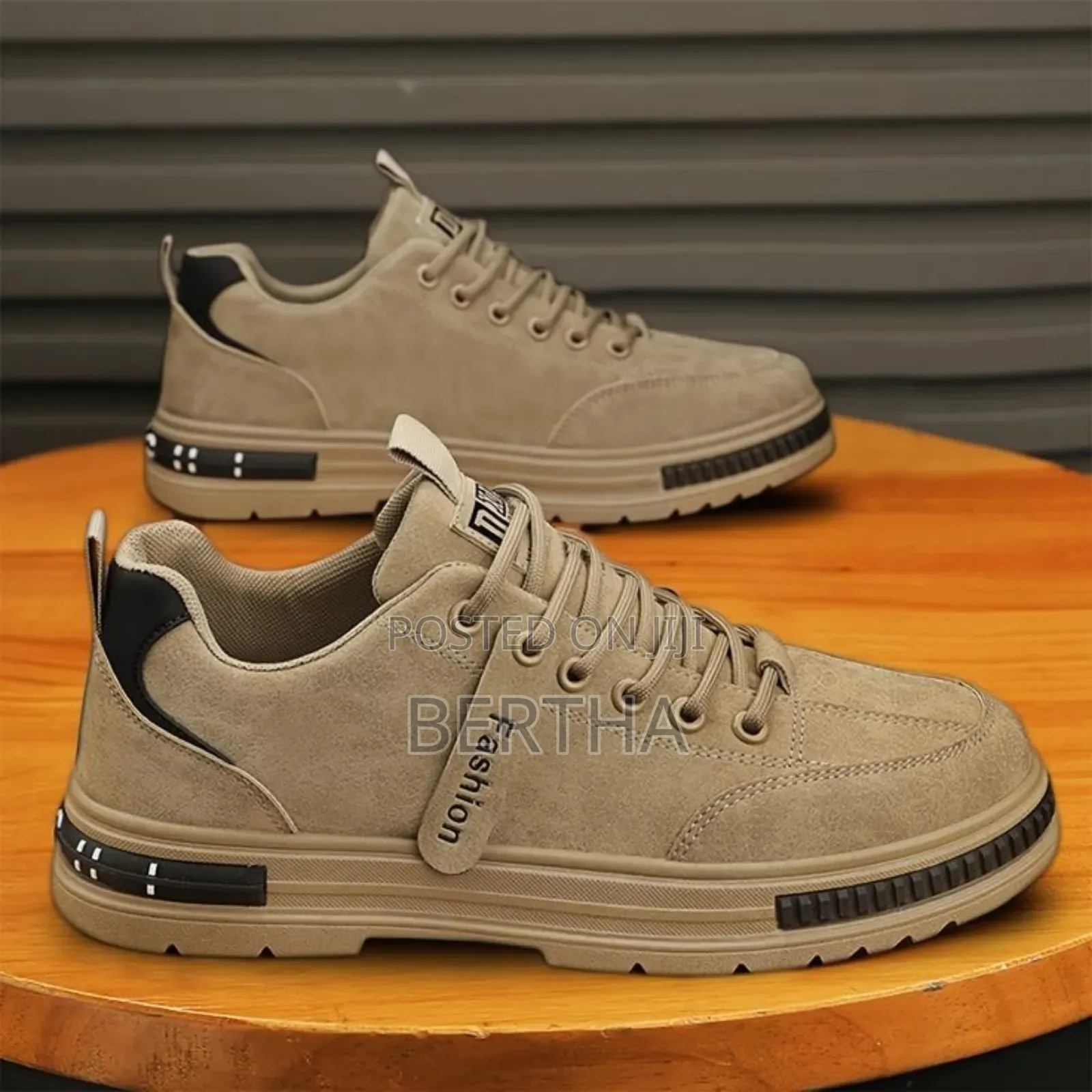 Plus Lofts Sneakers