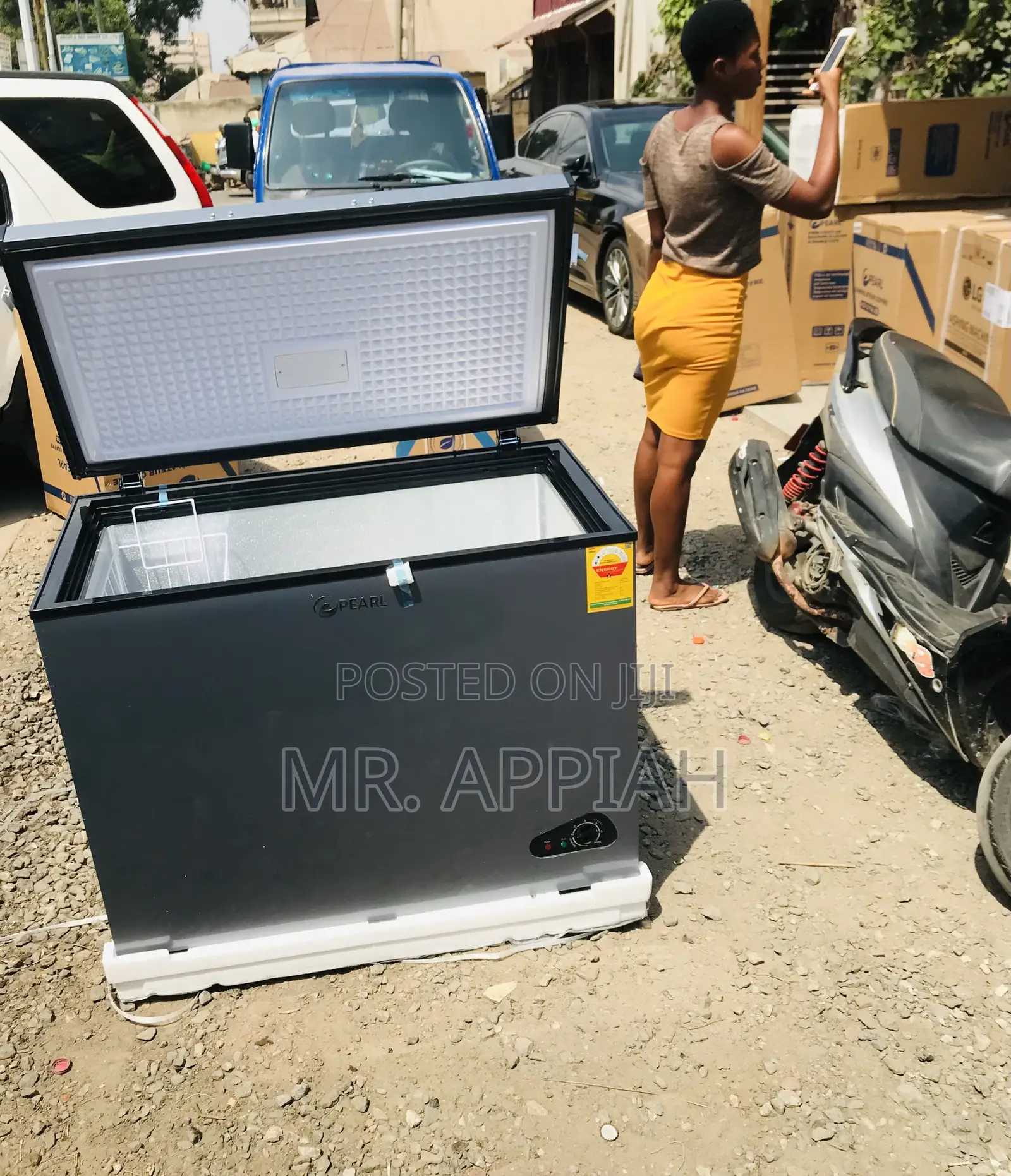 Purchase Unique Pearl 251ltr Single Door Chest Freezer 