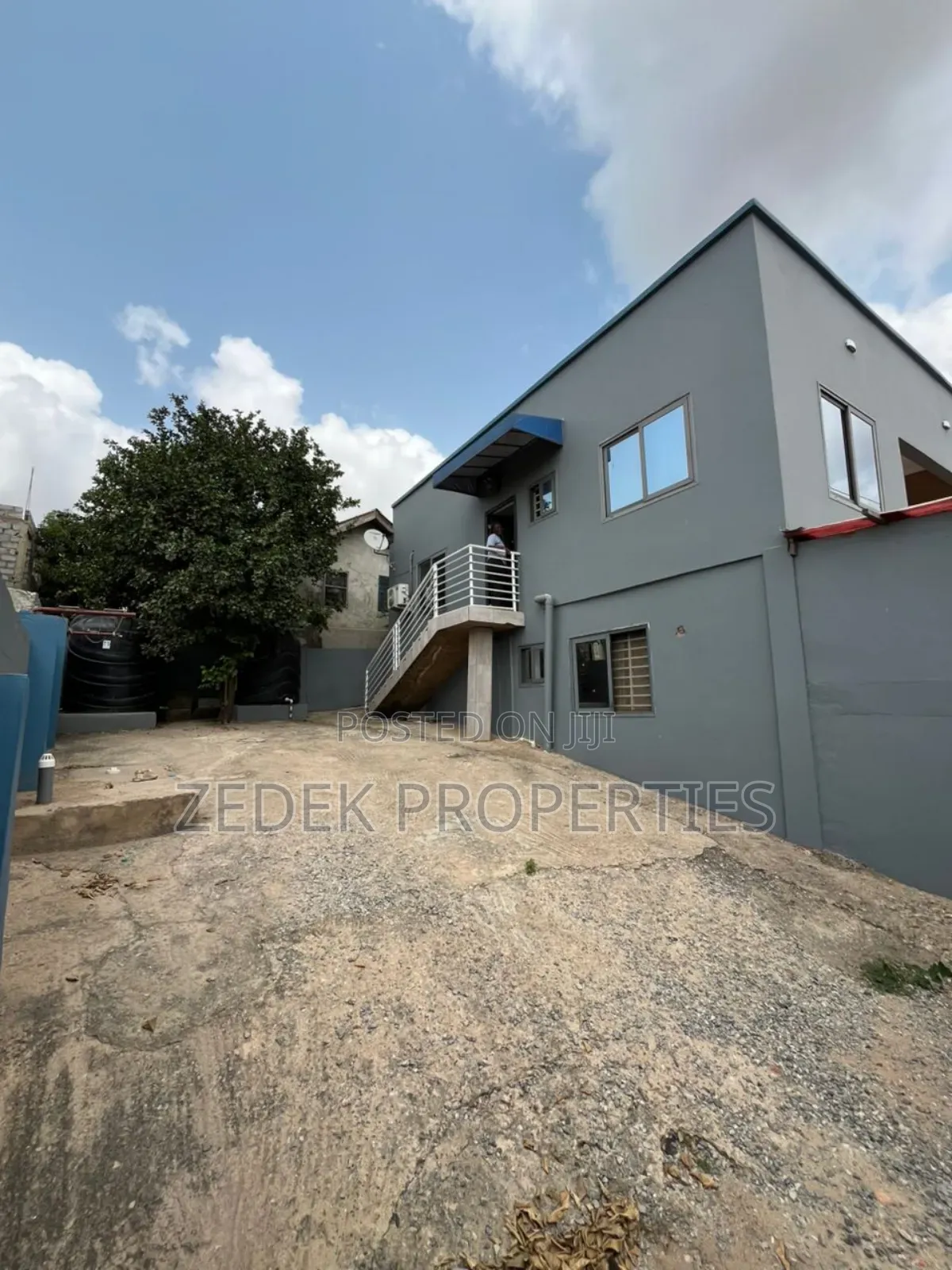2bdrm Mansion in Zedek Properties, Ashomang Estate for rent