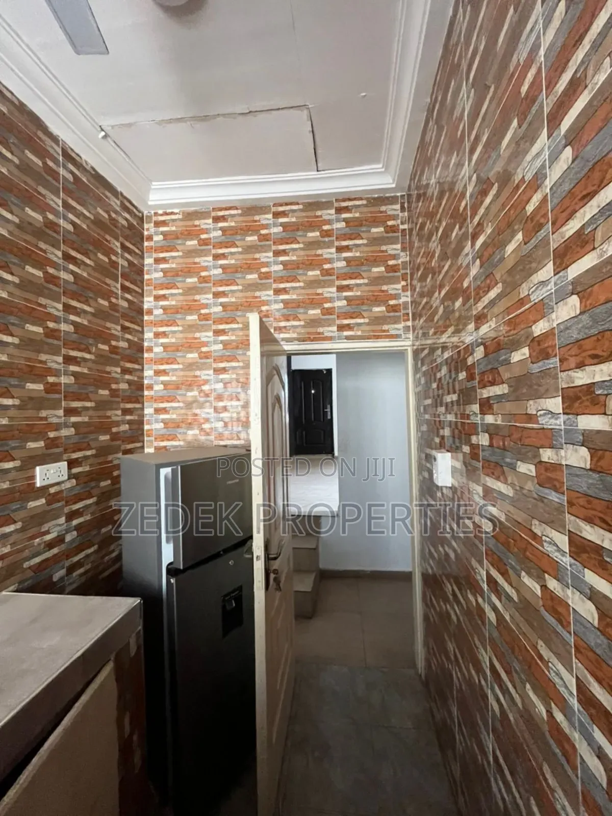 2bdrm Mansion in Zedek Properties, Ashomang Estate for rent