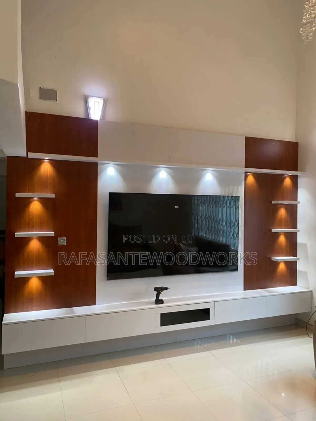 Raf Tv Unit
