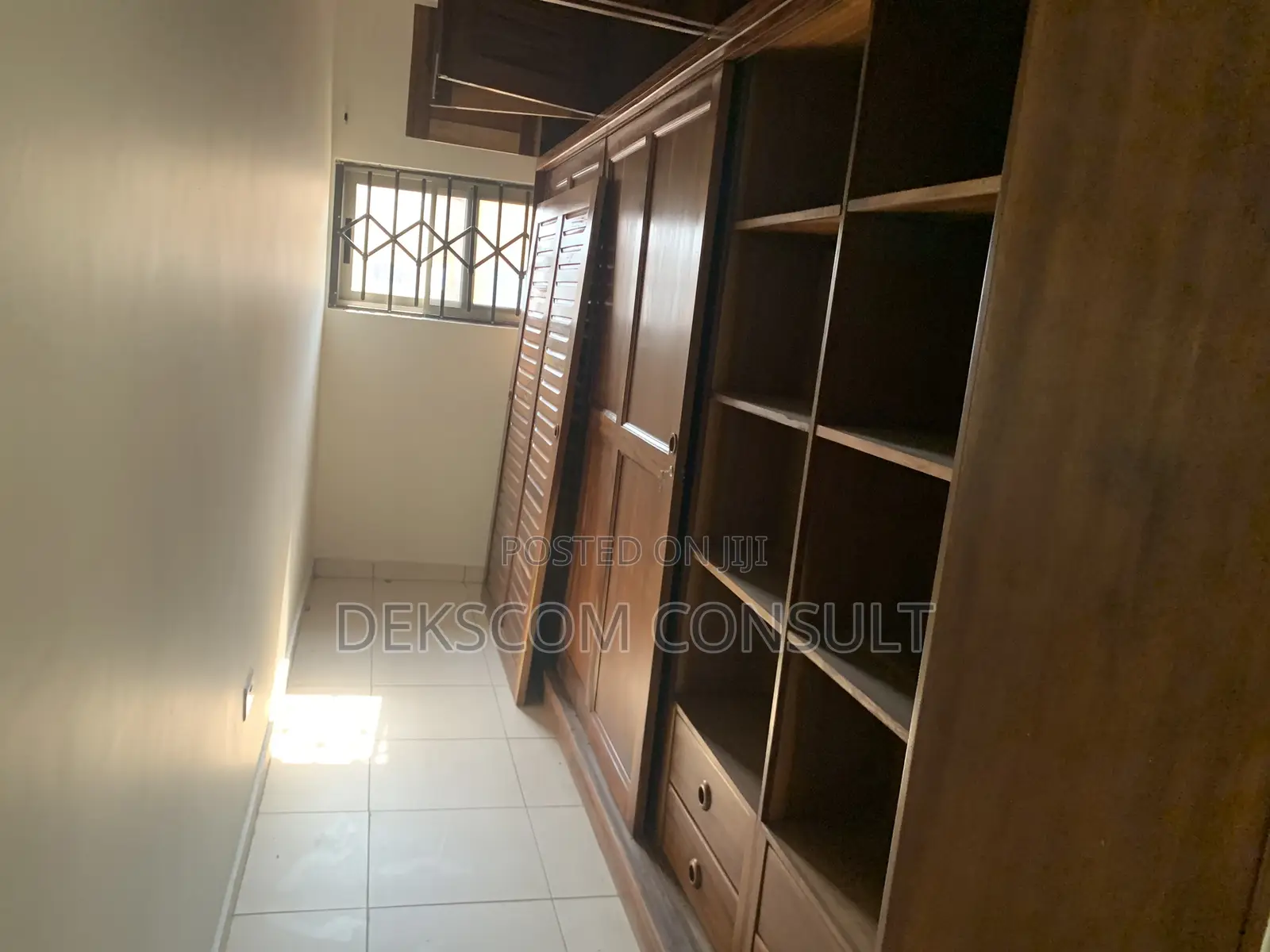 4bdrm Townhouse / Terrace in North Legon for rent