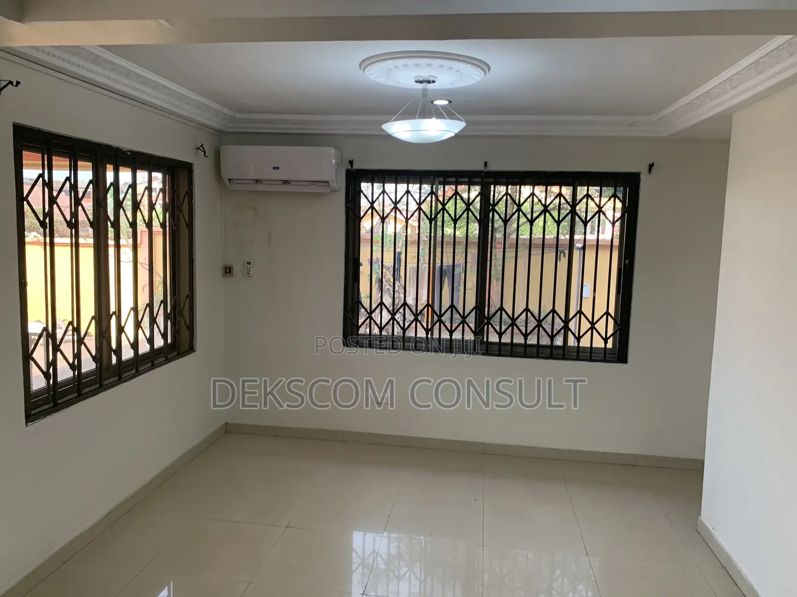 4bdrm Townhouse / Terrace in North Legon for rent