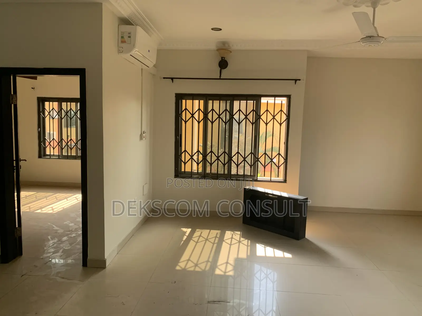 4bdrm Townhouse / Terrace in North Legon for rent
