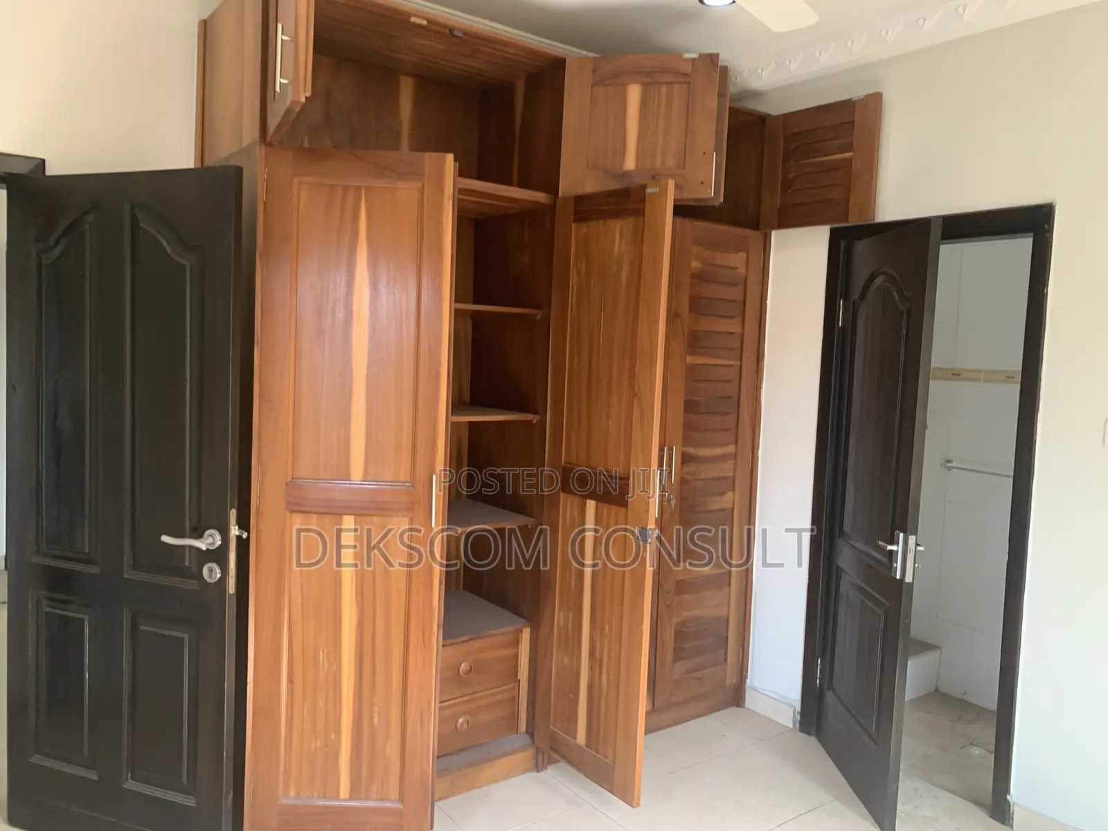 4bdrm Townhouse / Terrace in North Legon for rent