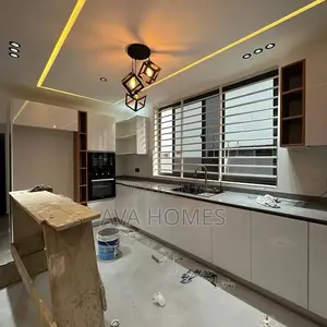 4bdrm Duplex in Lakeside Estate, Ashaley Botwe for sale