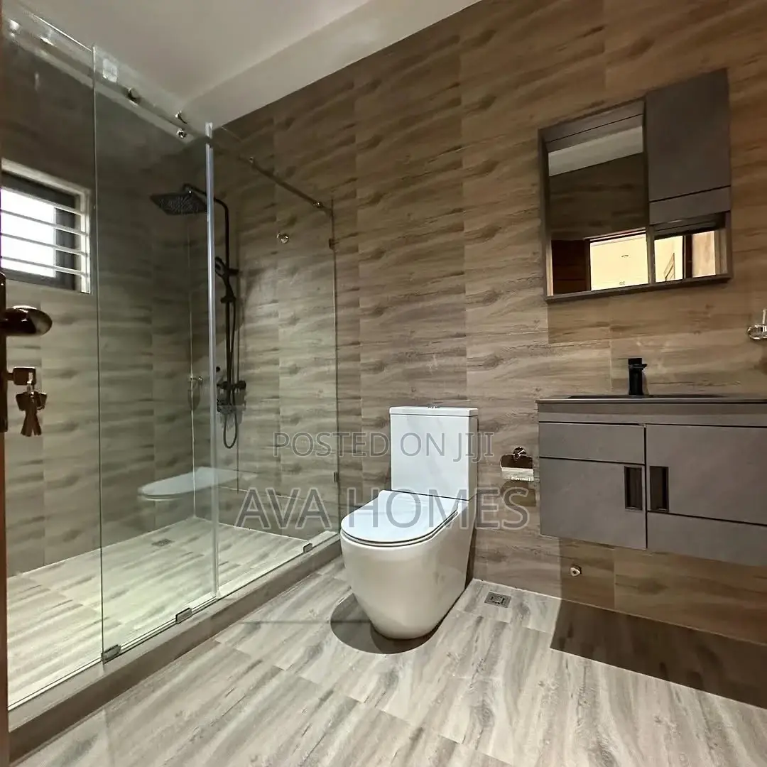4bdrm Duplex in Lakeside Estate, Ashaley Botwe for sale