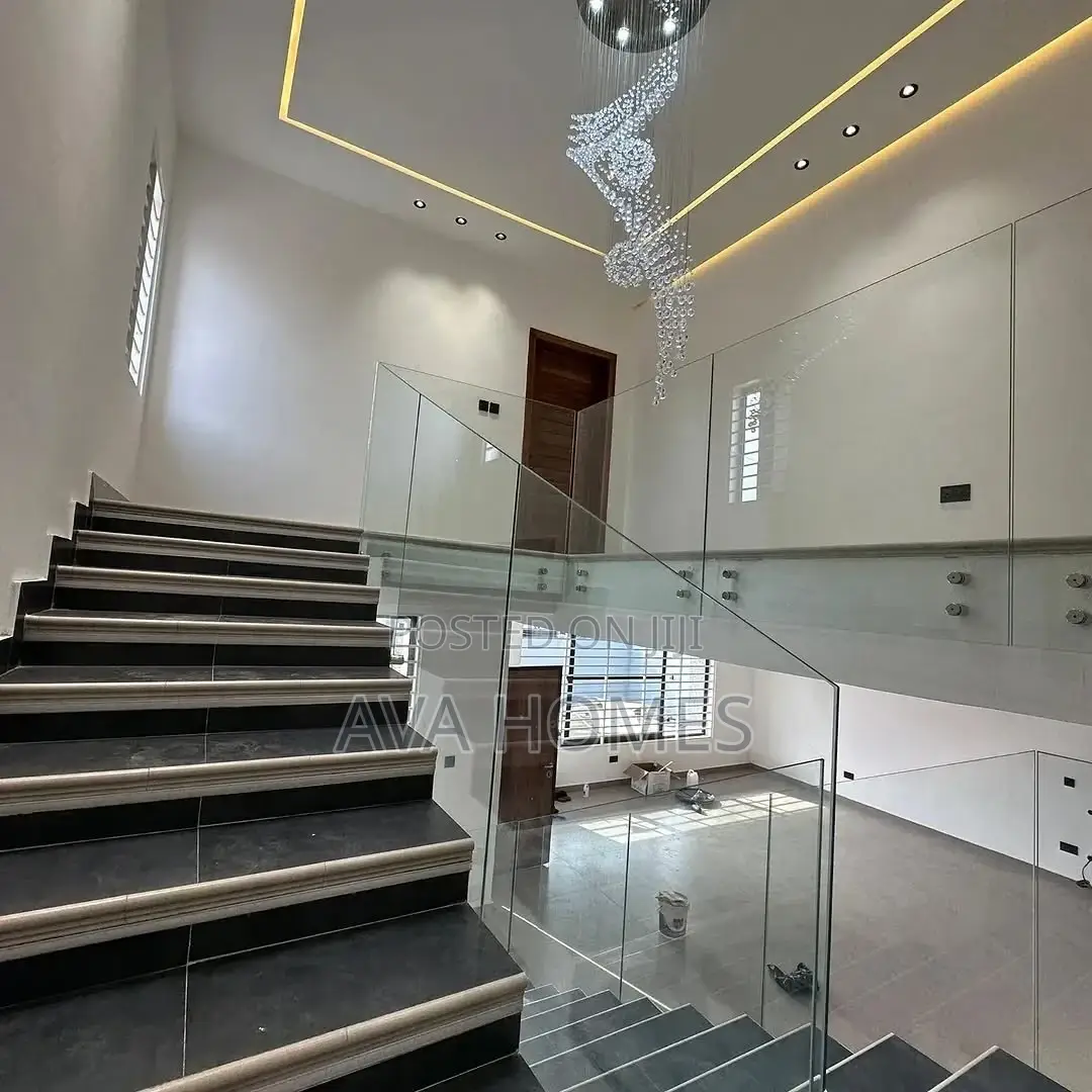 4bdrm Duplex in Lakeside Estate, Ashaley Botwe for sale