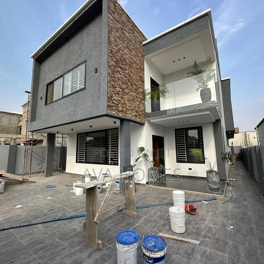 4bdrm Duplex in Lakeside Estate, Ashaley Botwe for sale