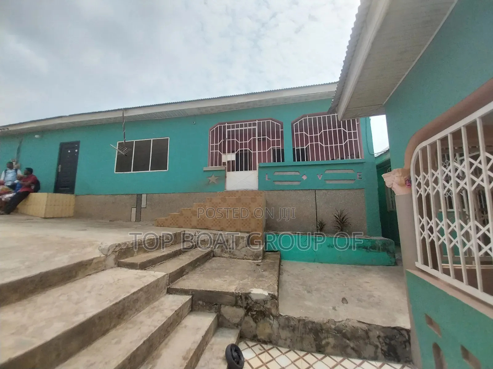 6bdrm House in Top-Boat Estate, Kumasi Metropolitan for sale