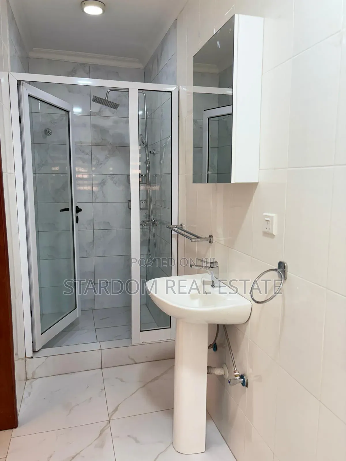 3bdrm Apartment in East Airport, Spintex for rent