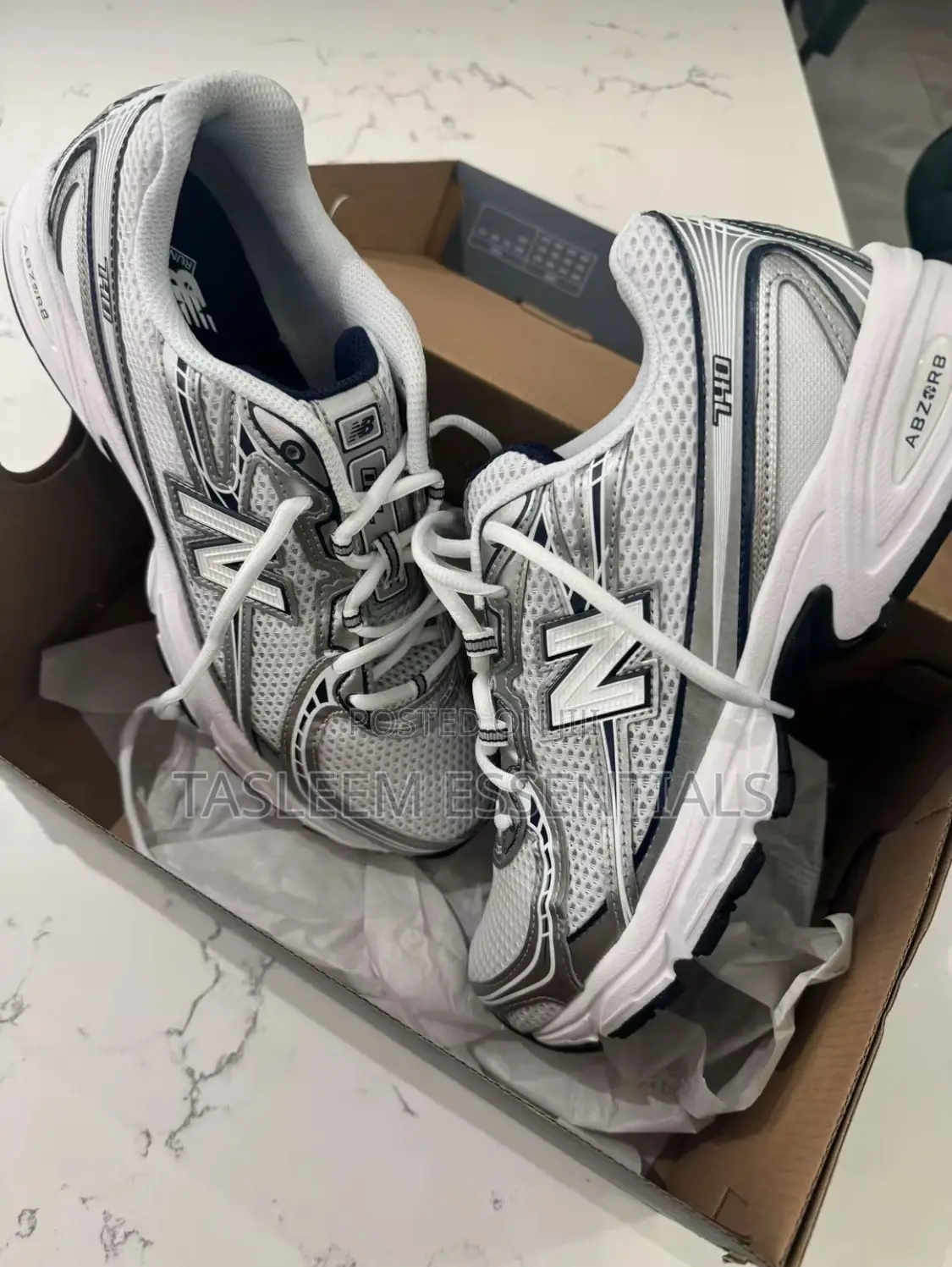 New Balance 740