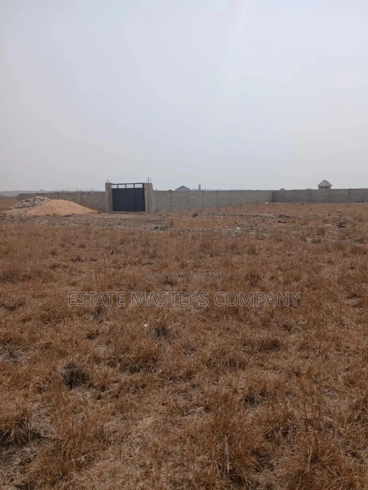 Build in a Captivating Environment at Lakpleku