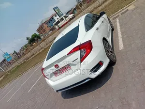 Honda Civic Touring Sedan 2019 White