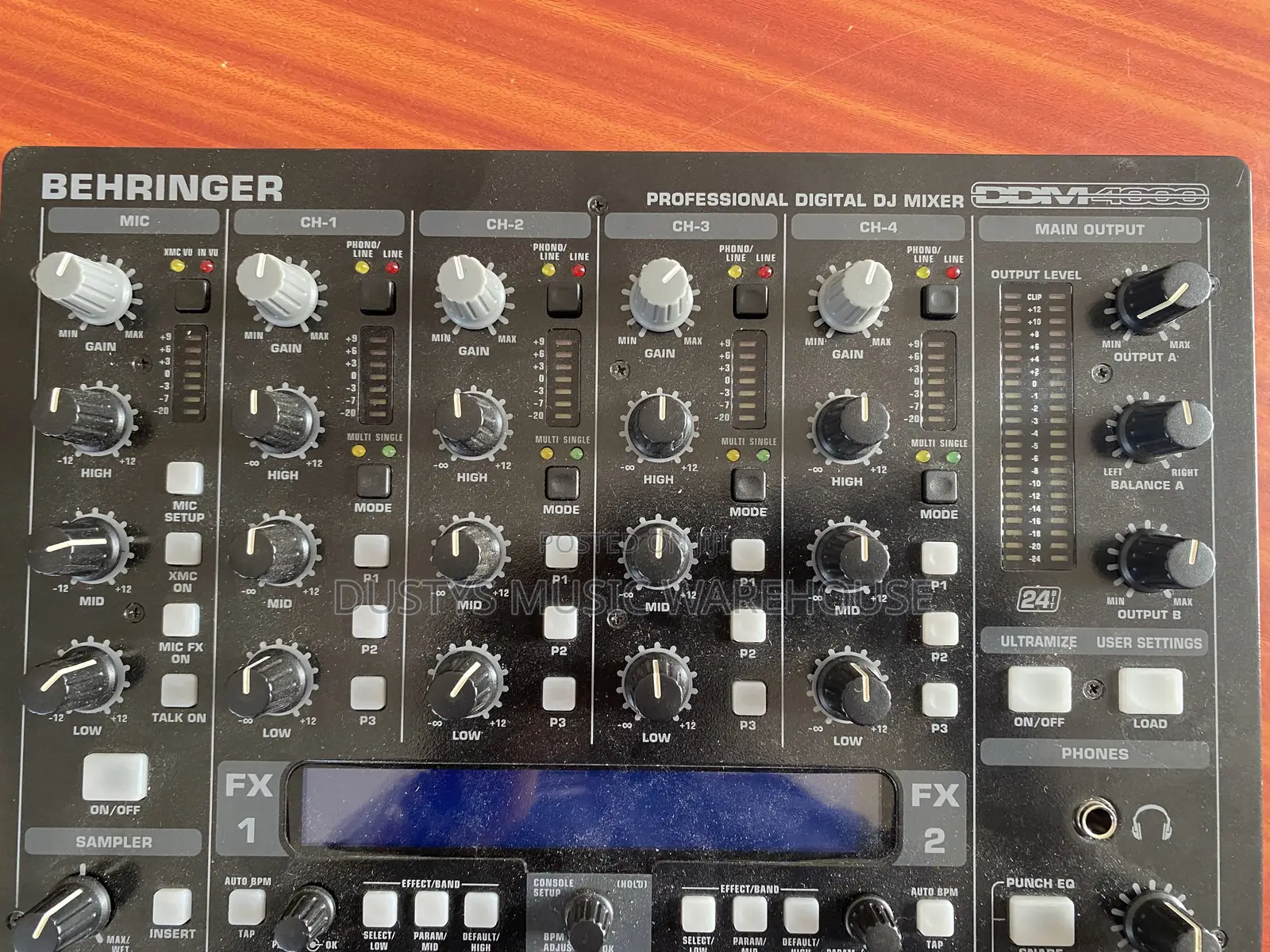 Behringer Professional Digital Mixer DDM 4000