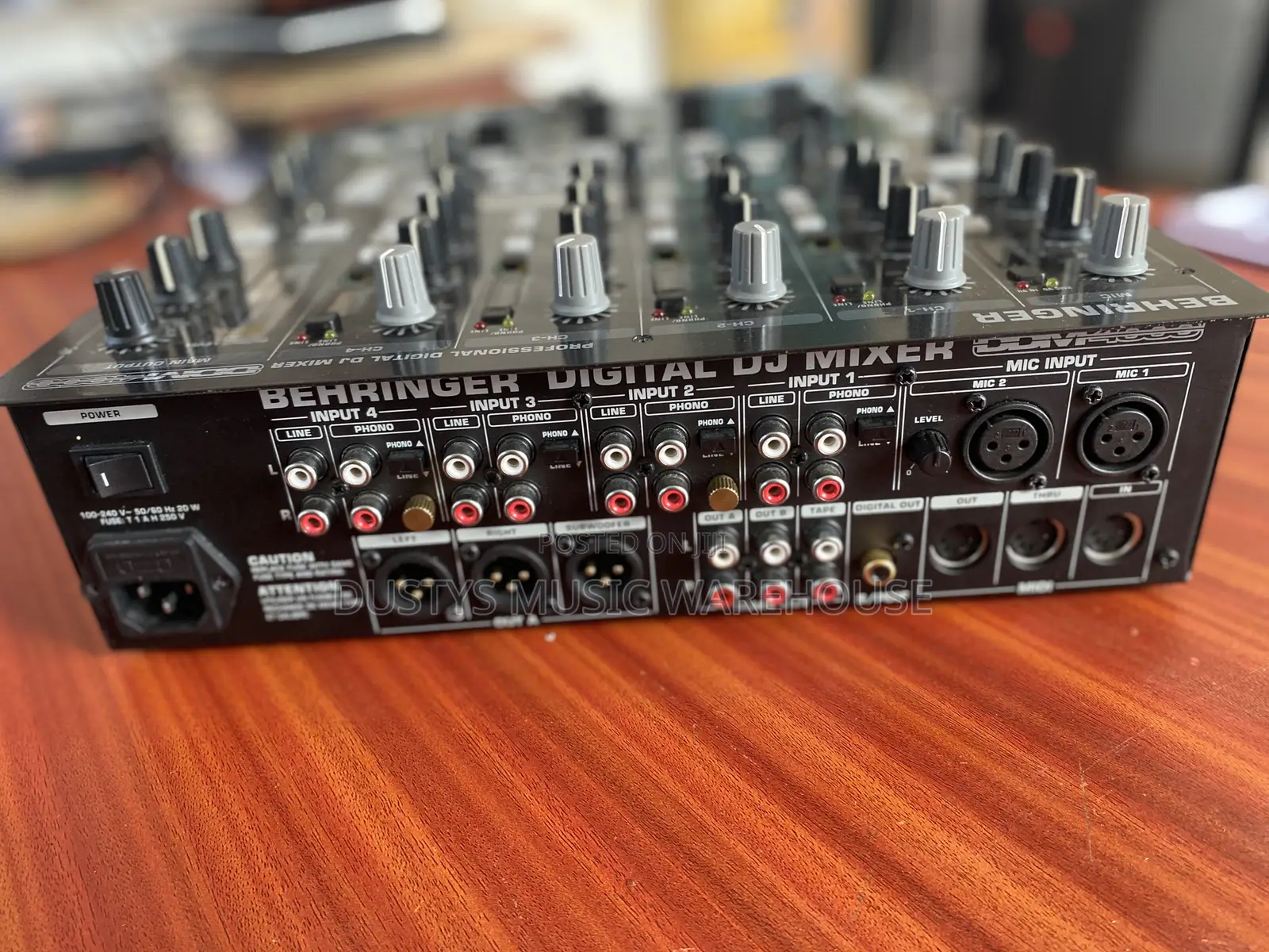 Behringer Professional Digital Mixer DDM 4000