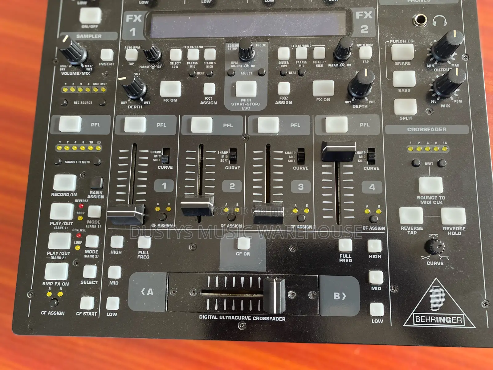 Behringer Professional Digital Mixer DDM 4000