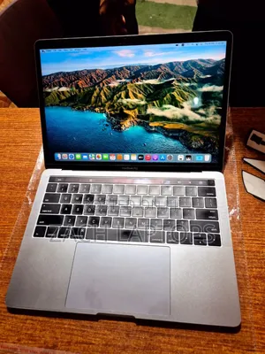 Laptop Apple MacBook Pro 2017 16GB Intel Core i7 SSD 512GB