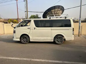 Vans and Busses for Rent