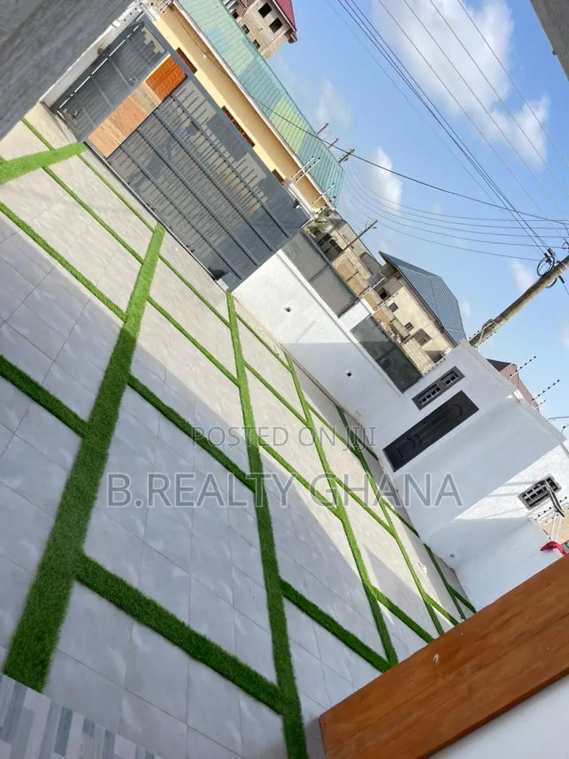 3bdrm House in Lakeside Estate, Ashaley Botwe for sale