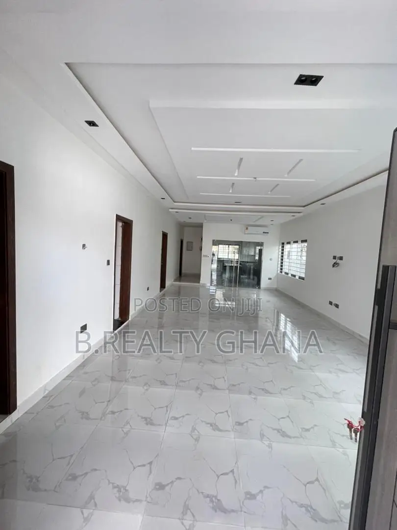 3bdrm House in Lakeside Estate, Ashaley Botwe for sale