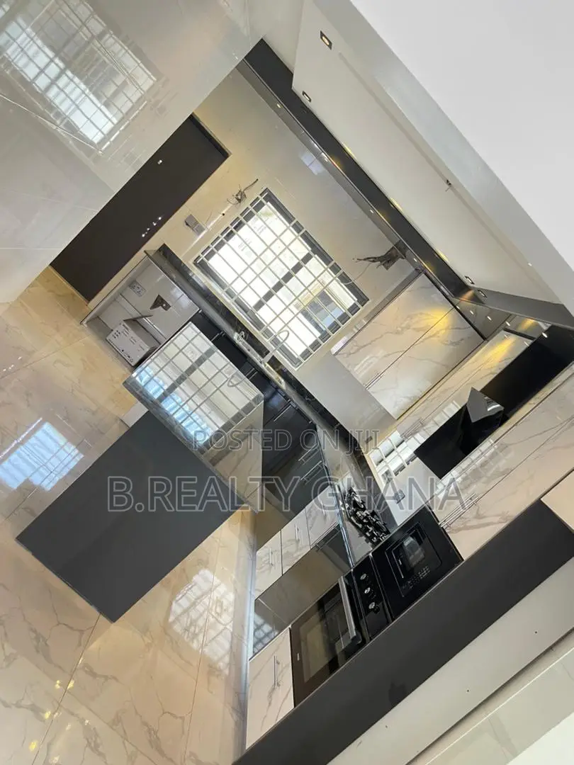 3bdrm House in Lakeside Estate, Ashaley Botwe for sale
