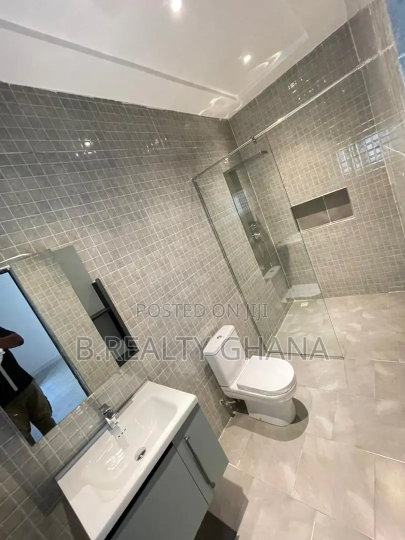 3bdrm House in Lakeside Estate, Ashaley Botwe for sale