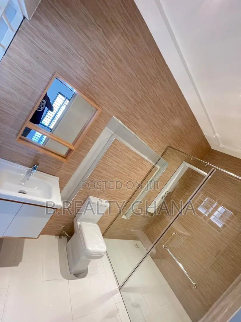 3bdrm House in Lakeside Estate, Ashaley Botwe for sale