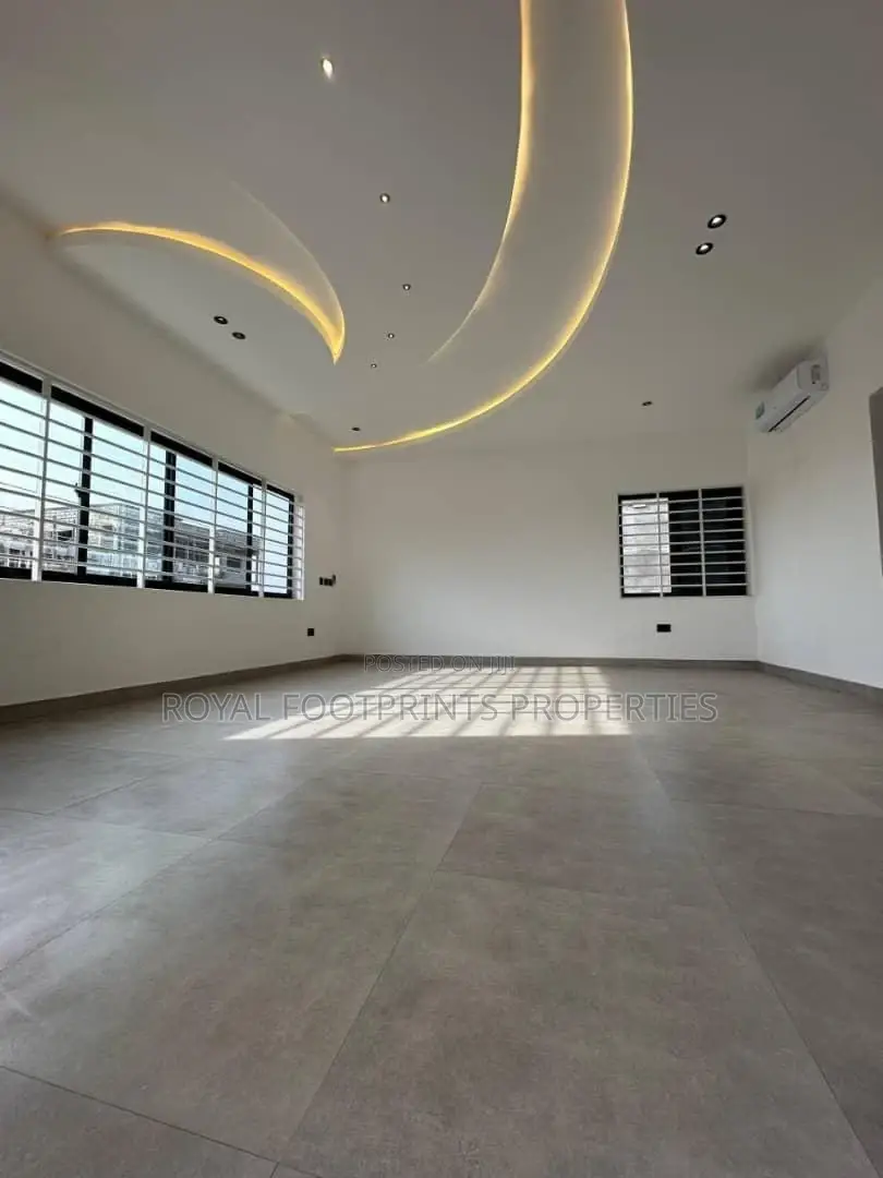4bdrm House in Royals Footprints, Ashaley Botwe for sale