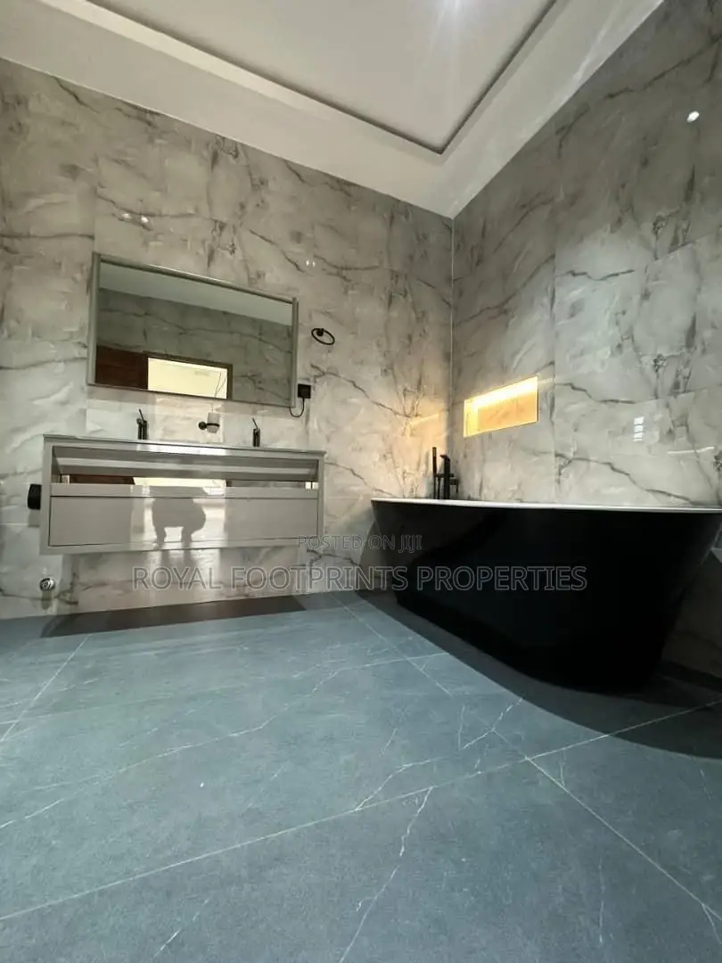 4bdrm House in Royals Footprints, Ashaley Botwe for sale