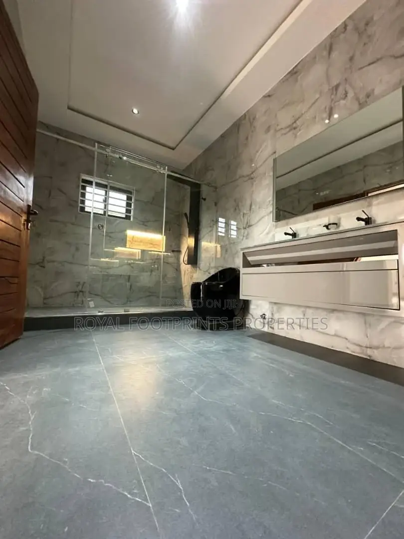4bdrm House in Royals Footprints, Ashaley Botwe for sale