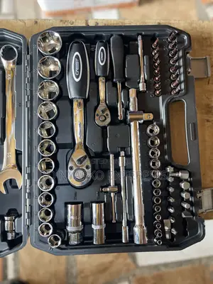 82pcs Socket Set Wrench