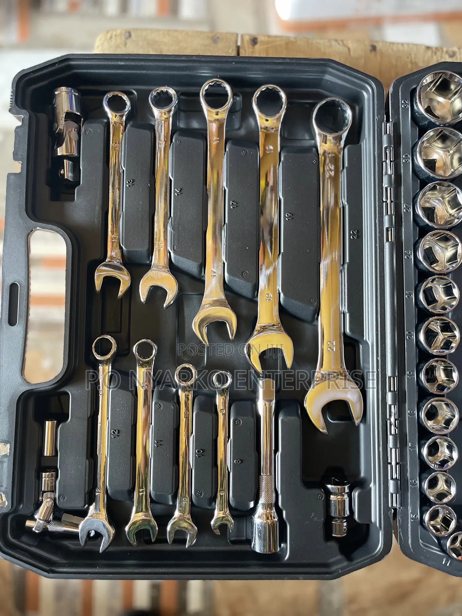 82pcs Socket Set Wrench