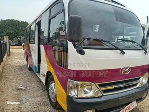 Hyundai County 2014 White