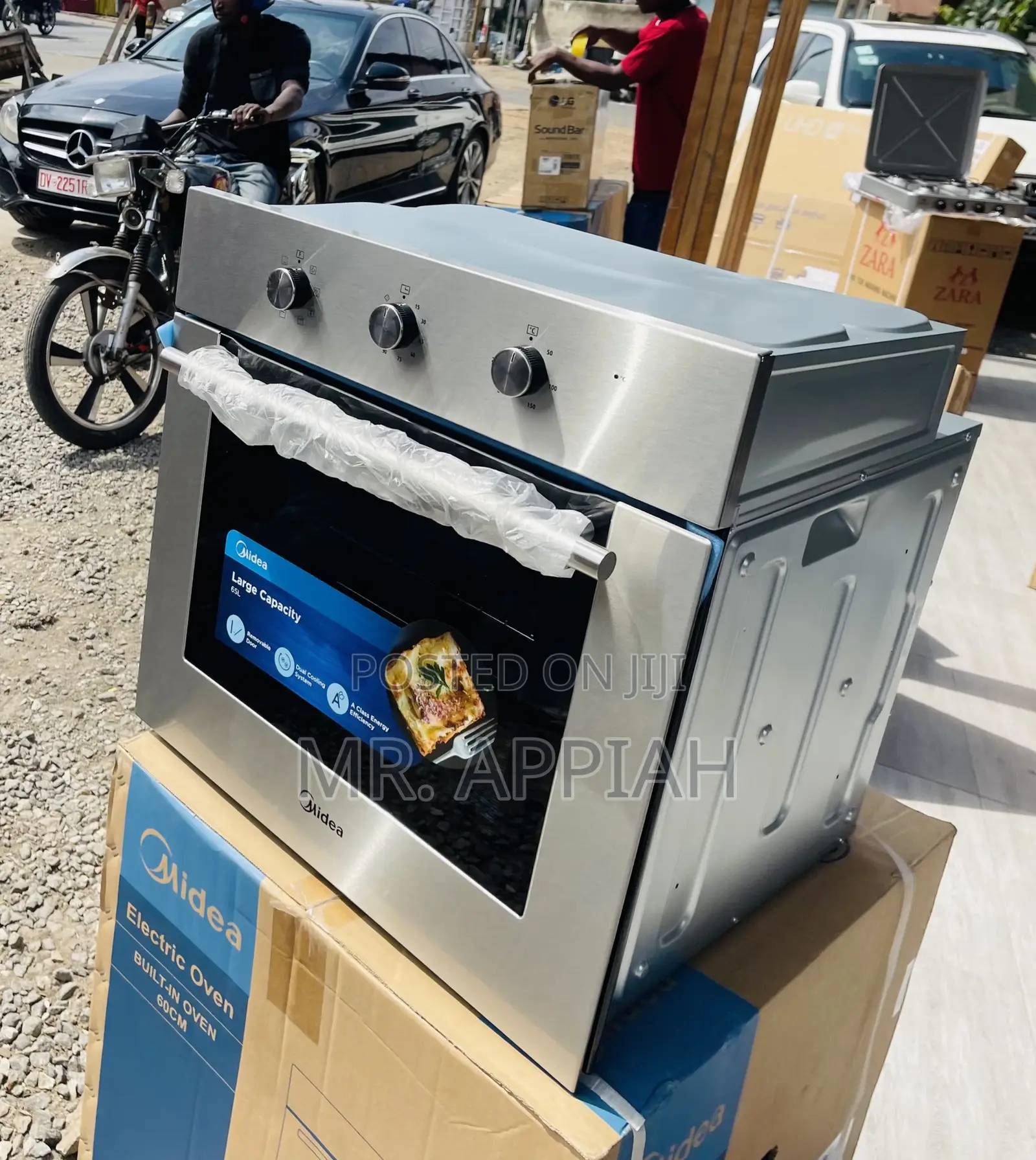 Sleek Contemporary Design Midea 65M80M1 60cm Oven 